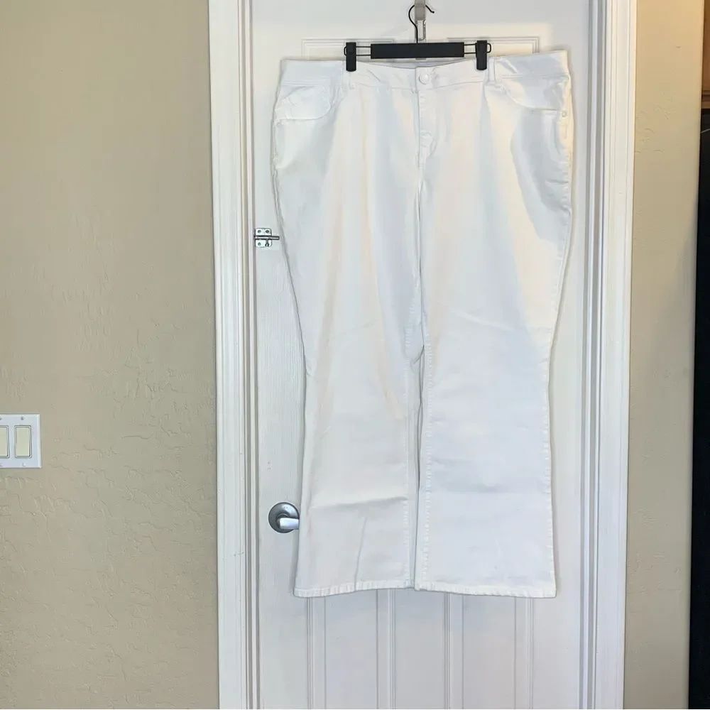 Wit & Wisdom Ab Solution Itty Bitty Boot White Jeans Size 24W